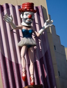 Now that's incredibly creepy and I've seen Black Swan.