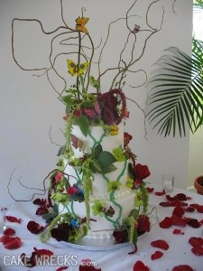 Along with outlandish foliage that seems to come straight out of a Dr. Seuss story. Seriously, if your garden is like this cake, it needs weeding.