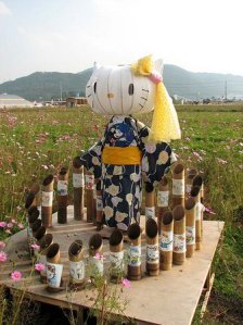 Still, I have to explain that it's creator said that Hello Kitty isn't actually a cat. Also, this isn't really a Hello Kitty scarecrow. Yet, I like the bamboo heart.