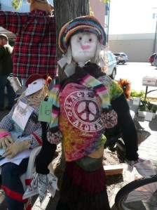 Still, I'm not sure if newspaper makes convincing dreadlocks. Yet, I have to admire the creator's intent on making a scarecrow that's more eco-friendly.