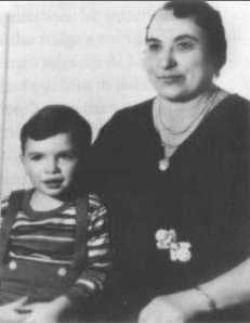 Theresina Capone with her grandson Albert Francis. I guess while she didn't seem to like her son's gangster interests, she didn't seem to disown him.