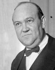 Actually he looks quite like the guy who played him in the show. Not sure if he made Jess Smith commit suicide but I wouldn't be surprised if he did. Nevertheless, he'll go to Leavenworth after he tried to pull a con during the Lindbergh kidnapping. Bastard.