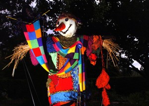 How does this scarecrow manage to make colorful outfits without moving its arms I have no idea. Still, very pretty.