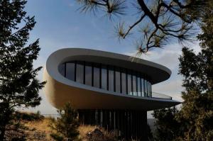 This house is as over 40 years old because it was used in Woody Allen's 1973 comedy Sleeper. Now I wonder how anyone living at this place can go to the bathroom?