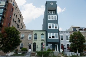 If there has been any architect who ever gave the finger, then this is possibly in the most spectacular way possible.