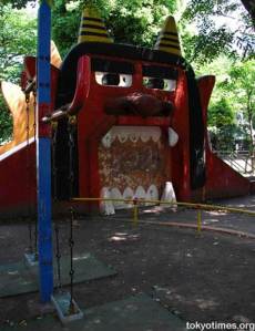 Now why would anyone think about using the Prince of Darkness as a mouth for a playground piece? Oh, I forget this is an Oni from Japan since it says Tokyo Times on the corner. Still, Oni and demons tend to look very similar.