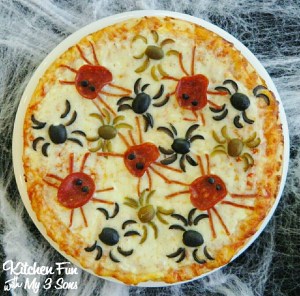 Now you have admire how this person used veggies and pepperoni to create a spider infestation here.