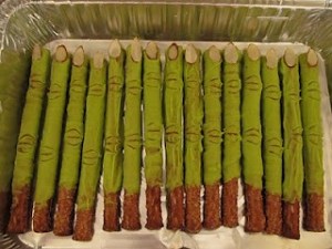 I almost thought they were asparagus shoots made to resemble green fingers. That is, until I saw the bottom pretzel ends. 