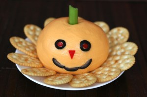 Now this may not be scary or gross, but it's certainly kid friendly. Of course, this may not be the case after a bunch of crackers have been in it.