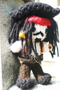 Let's just say, Johnny Depp has made a lot of money playing the captain of the Black Pearl. Still, I've seen a lot of crocheted figures of Jack Sparrow when compiling stuff for this post. This is the one I just liked the best.