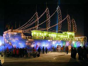 Now from the look of it, I wonder if the lights are meant to represent sails or ropes. I mean it's very hard to tell whether it's a Chinese junk or a Spanish Galleon. Perhaps an expert from the Age of Sail could help me.