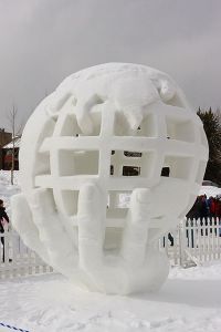 Well, it may seem like a cartoonified globe but still, I wonder how its artist manage to hollow the sculpture out as much as they did. Also, how didn't this sculpture collapse? Guess snow is that compacted.