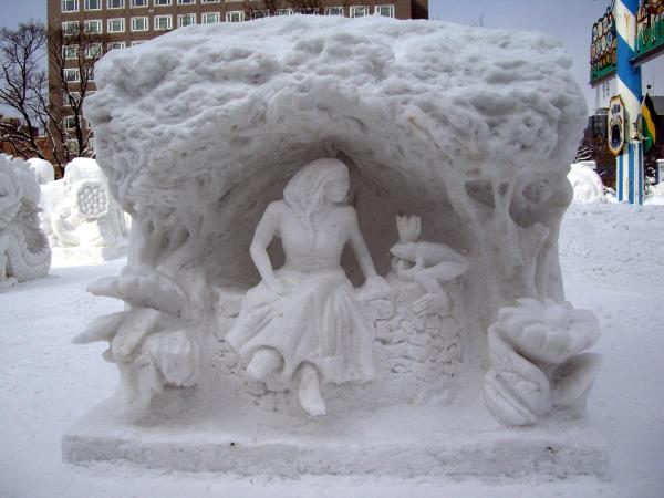 The Enchanting Winter Wonderland of Snow Sculpture | The Lone Girl in a ...
