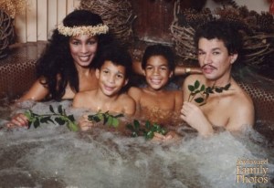 Okay, so they may be on a Hawaiian vacation but still. I'm not sure if I think taking a Christmas card picture in a hot tub is a good idea.