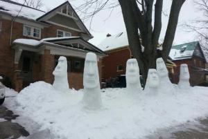 Of course, we know how these Moai came to this neighborhood. And I'm sure people on Easter Island can't make their own Moai from snow because they don't get any.