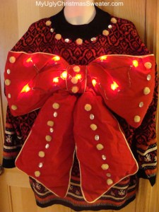 Now I'm sure this is a very tacky Christmas sweater. Yet, at the same time it's all so charming.