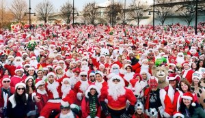 Another odd US Christmas tradition that has really taken off is SantaCon, which is a time when people dress up as Santa, elves, and reindeer, sing Christmas songs, and go on bar crawls.