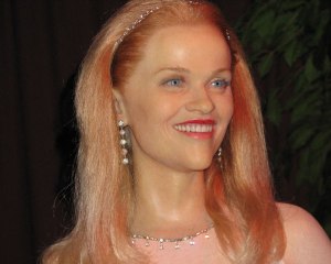 If Cameron Diaz looked like that in real life I'd be very concerned by how she's aging so rapidly or whether she's had some plastic surgery disaster. Seriously, she looks so soulless in this wax incarnation.