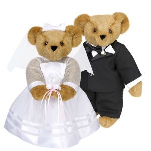 I see a lot of wedding bears from the internet. Maybe it's because weddings are popular occasions for giving these things. Nevertheless, they do make a cute couple don't you think?