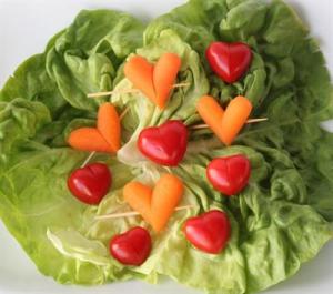 Of course, you have to remove the toothpicks before eating the carrots and tomatoes (which might not have any). Nevertheless, this is adorable.