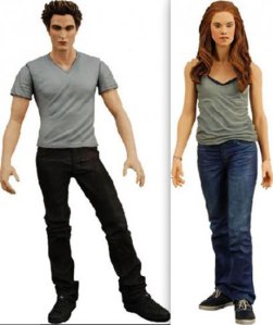 Believe me, these action figures are basically full of as much chemistry, passion, facial expressions, and acting ability that is contained in the whole Twilight series altogether. Just ask my sister. 