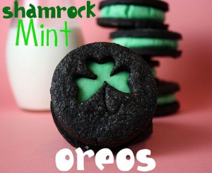 Nice they have the mint filling with a carved shamrock on top to bring in the Saint Patrick's Day spirit. Yet, I wonder if these are bought or made.