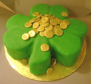 Of course, this would be more in the spirit of Saint Patrick's Day if it included a leprechaun, rainbow, and pot of gold but I don't think the baker had the budget.