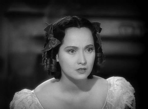While Merle Oberon was best known for playing Catherine Earnshaw from Wuthering Heights, like Heathcliff, she also had a mysterious past she covered up for years.