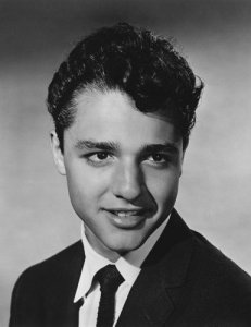 Sal Mineo was well known to play vulnerable but troubled adolescent boys like the incredibly messed up Plato from Rebel Without a Cause. Sadly, though Mineo was poised for a combat, he was stabbed to death in an alley behind his apartment building at 37.