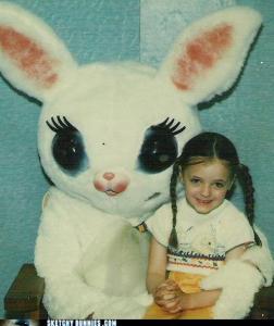 I know this is supposed to be a bunny. But it also seems like it's from a different world or in another dimension. Yet, it seems to have murder on the mind. That little girl better watch it.