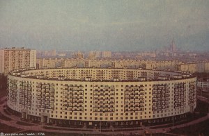 Of course, this reminds me of an abandoned football stadium or a modernized Colosseum that was deserted long ago. Either way, this house ring ain't pretty to say the least.