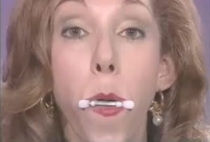 Now here's a way for Mom to flex her facial muscles to lift up her droopy skin without plastic surgery. Of course, this probably doesn't work and will make her look like a complete idiot. 