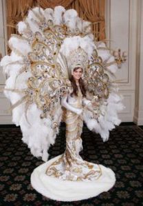 I'm sure this is the kind of wedding dress a young woman wears if her father's the owner of a multibillion dollar Las Vegas casino. Yeah, I'm sure a lot of gambling addicts  lost their life savings to pay for it.