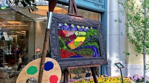 This is from the Bellagio Botanical Gardens in Las Vegas. Or as I called it, "the only place in Vegas that's worth visiting." Seriously, that's a work of art there.