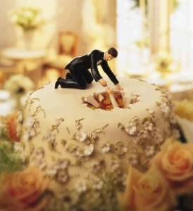Now while overweight women do get married (and not always to overweight men), this is just pretty insulting to them. Seriously, why does this cake topper even exist for God's sake?