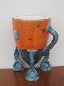 Now this is a mug of the lunar module. But to me, it seems to resemble an alien spacecraft more or less. Guess the lunar module doesn't translate well in mug form.