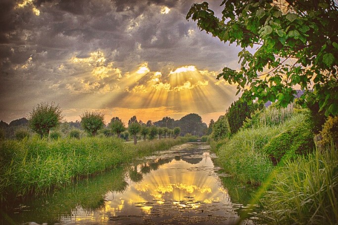 mother-earth-pubdom-pixabay