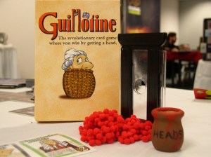 Experience the fun of the French Revolution with this card game of beheading aristocrats with the pull of the string. Of course, a card game like this is quite sick if you think about it.