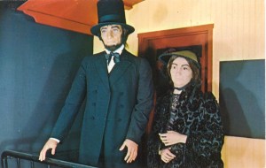 I don't know about you, but Mary Lincoln doesn't seem to look so good. In fact, she doesn't seem to look like herself at all. At least Lincoln has his beard and stovepipe hat.