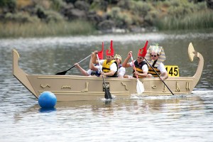 Now I don't have an issue with the boat here even if the side is in hieroglyphics. What my problem is with the guys in red hats. Seriously, those are Pharaoh hats for Lower Egypt. I'm not sure if there should be 2 of them.