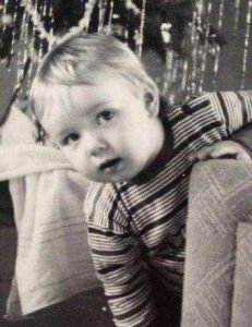 Seems like someone just can't wait to unwrap their Christmas presents. Of course, this cuteness wouldn't last so he can work its magic on House of Cards.