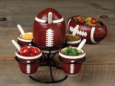 Now this kind of clever as well. After all, everyone needs a place for toppings and condiments for their burgers and hot dogs. Still, I think one for all occasions would be better.