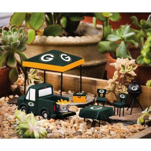 Don't really see miniature gardeners as football fans. But what do I know? Still, they sell stuff like this at SkyMall, just so you know.