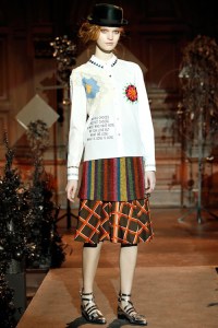 Now the top is fine and something I can actually wear. Not sure about the bottom though. But still, looks like something you can picture the Mad Hatter wearing on his day off.