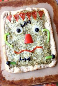 Now this is awesome. You have to admire how they made it green as well as used veggies and pepperoni for the facial attributes.