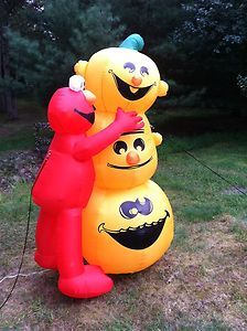 Wait a minute, don't those those pumpkins look a bit like Elmo's friends? Yeah, I think so. Hope Cookie Monster and Bert don't mind being inspirations. But it's still pretty creepy if you think about it.