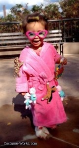 Now this costume is as hilarious as it is cute. Love how she has all the stuffed cats dangling on her. Boy, we love to make fun of crazy cat ladies.