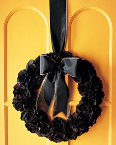 Again, another wreath that kind of looks like it belongs in a funeral parlor. Still, I think it's pretty and I like it. So it goes on this post.