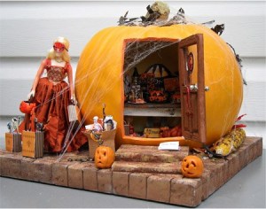 Looks a bit small for a doll like that. And there doesn't seem to be a lot of space. Still, she might have plenty of food.