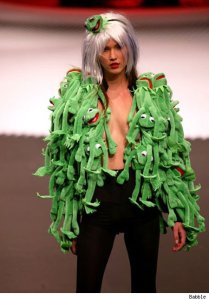 Hmm..using Kermit for a top. Now as a muppet fan, that ain't right. Seriously, why?